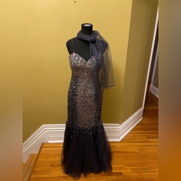 Bling evening gown - Picture 3 of 12
